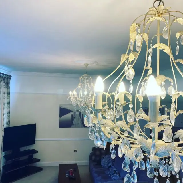 Reinstating these beautiful chandeliers following some decorative work.

#electrician #light #job #work #chandelier #daily