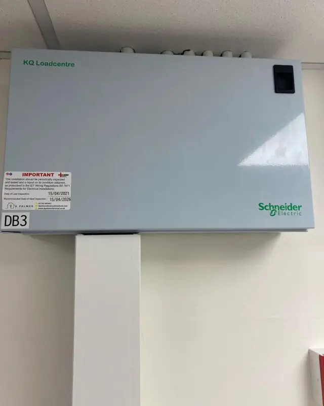 Commercial Distribution Board Upgrade. 
Labelled + Tested. ⚡️ 🔌 

#fuseboardupgrade #job #cheltenham #label #electrician #local 
@schneiderelectric @kewelectrical @lewisbraithwaite