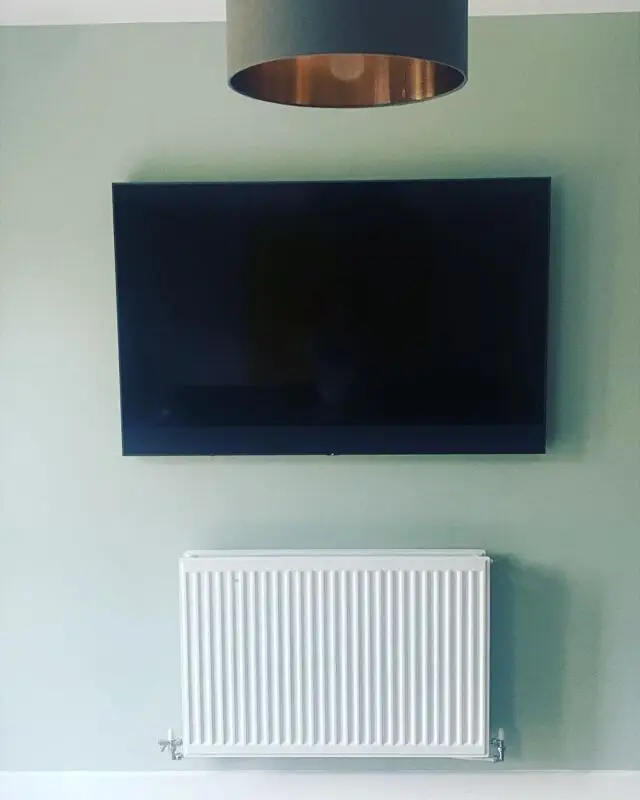 Wall mounted Television, concealing all cabling. Sets off the room nicely.

#tv #electrician #livingroom #skyglass #entertainment #home #interior