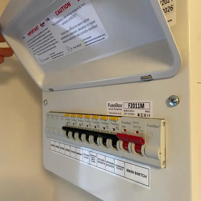Upgrade for landlord this morning following unsatisfactory EICR report. @cpfusebox RCBO board installed, no surge on this one.

#electrician #upgrade #job #power #label #daily #safety